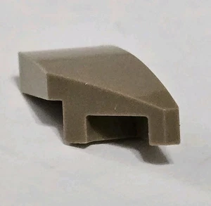 Lego Stck. - dunkelbrauner Keil 2 x 1 x 2/3 rechts - Nr. 29119 - Bild 1 von 2