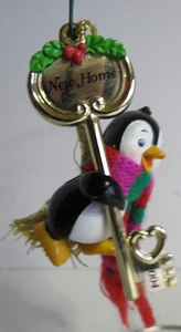 2004 Carlton Cards Heirloom Christmas Ornament Penguin New Home Dated 2004 - Foto 1 di 8