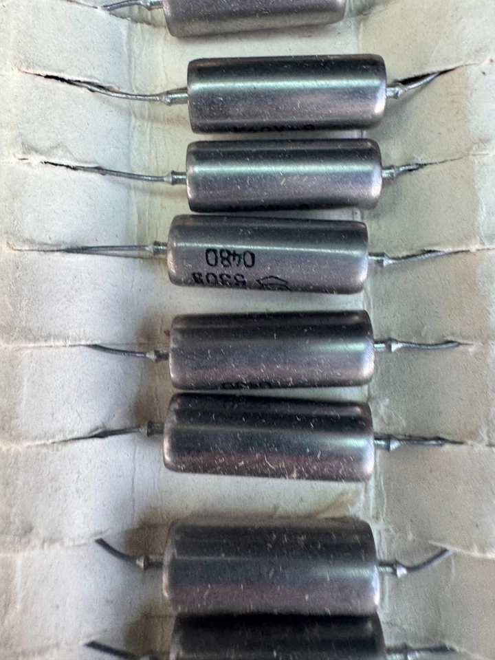 Lote de condensadores K40Y-9 4700pF +/-10% 630V URSS PAPEL EN ACEITE PIO AUDIO 100 piezas+ Foto 1 de 4