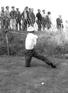 Chi Chi RODRIGUEZ 1966 Carling World Golf Championship Original RARE Press Photo - Picture 1 of 2