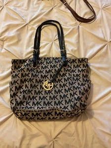 Michael Kors Signature Tote/Shoulder Bag -ClassicTan & Black - Picture 1 of 3