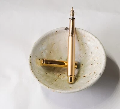 Otto Hutt Design 04 oro rosa/oro esmerilado edición numerada Foto 1 de 4