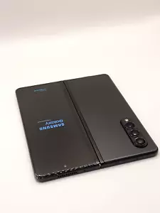 Samsung Galaxy Z Fold 3 5G 12/256 GB - MIDDLE SCREEN TOUCH ISSUE - Picture 1 of 10