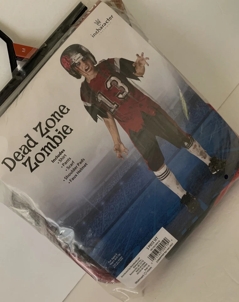 DISFRAZ DE JUGADOR DE FÚTBOL ZOMBI ZONA MUERTA PARA NIÑOS S 6/7 NUEVO 5 piezas camisa pantalones casco Foto 1 de 1