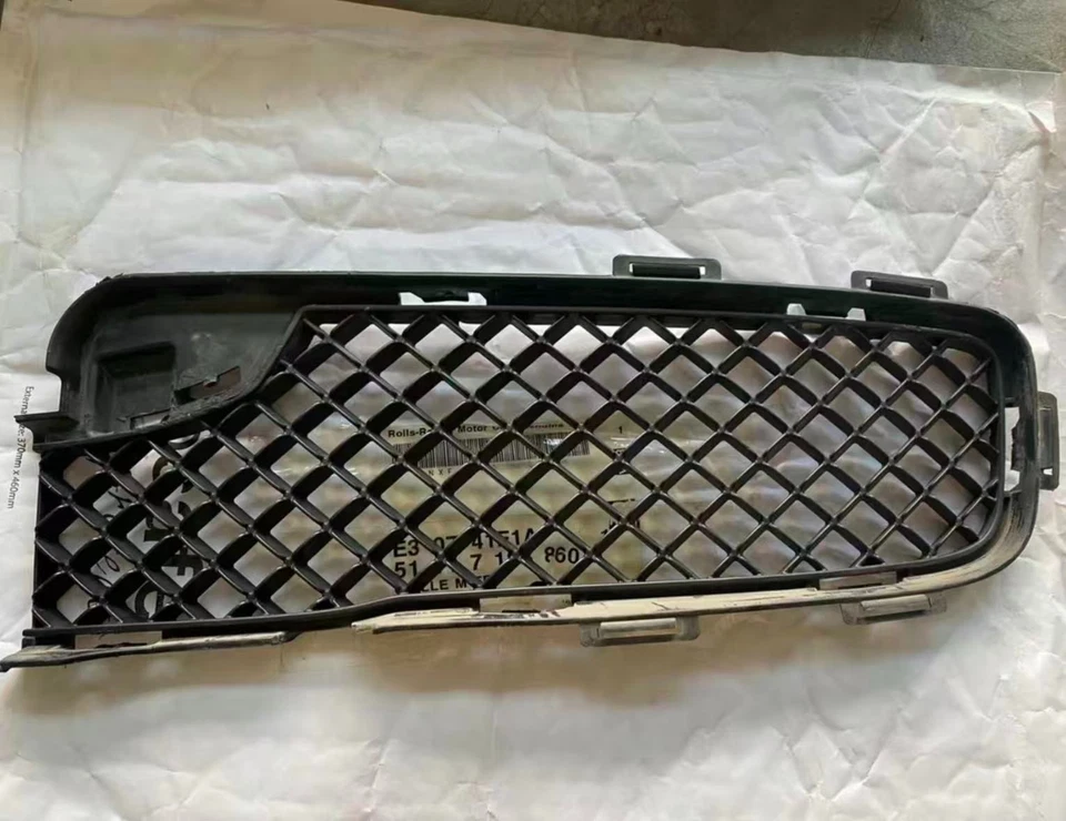 Parrilla de parachoques izquierda Rolls Royce Ghost 51137207581 Foto 1 de 2