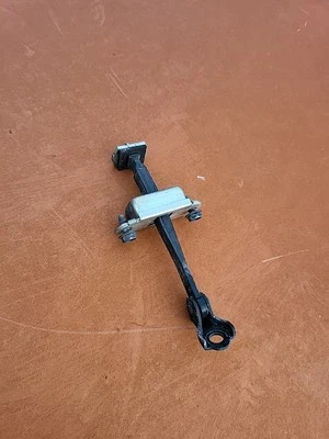 Nissan Murano 2003-2007 puerta trasera izquierda comprobador tapón detención OEM Foto 1 de 3