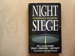 Night Siege: The Hudson Valley UFO Sightings Dr J Allen Hynek Expanded & Revised - Bild 1 von 3