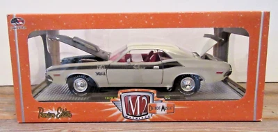 M2 Machines 2016 DETROIT MUSCLE  1970 DODGE CHALLENGER T/A  R53 1:24 Diecast NIB - Image 1 of 4