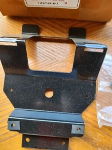 New Visteon Ford Expedition Overhead Console DVD Eddie Bauer Monitor Bracket Kit - Picture 1 of 5