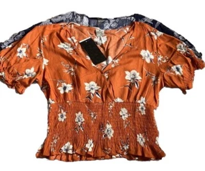 Zwei Papierkran Junioren kurzärmelige Halstuch vorne dehnbar Blumenmuster V-Ausschnitt Tops (L) - Bild 1 von 9