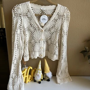 En Creme Beige Button Up Top Cover Up S-M See Through Floral Crochet Stitch. - Picture 1 of 16
