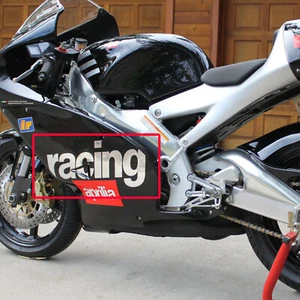 Aprilia RS 250 125 Réplica Plata Cromo CARRERAS Calcomanías Gráficos x 2 PIEZAS GRANDES - Imagen 1 de 5