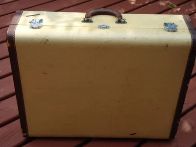 Wheary Luggage Vintage D4 Tweed & Leather Gold Color Suitcase 25.5" x 21" x 8" - Image 1 of 4