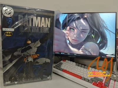 EN STOCK Hot Toys CMS024 Batman: The Dark Knight Returns 1/6 Figura Modelo NUEVO Foto 1 de 4