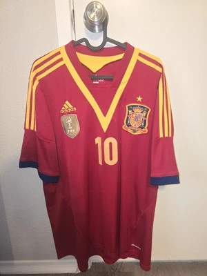 Spain Home Soccer jersey 2013 FÁBREGAS #10 - Image 1 of 2