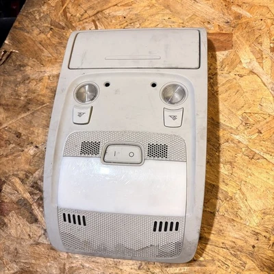 Iluminación interior AUDI A5 8T3 8K0951177 2014 20408769 Foto 1 de 4