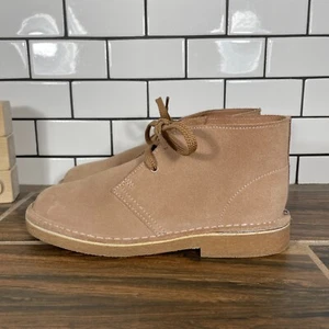 Clarks Desert Boot Little Boys Size 2.5 Wide Shoes Warm Beige Suede Lace Up - Picture 1 of 14