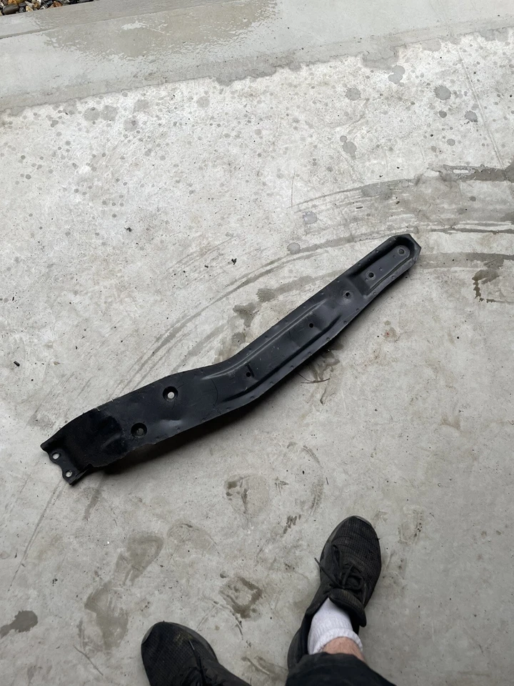 1991-1999 Mitsubishi 3000GT Dodge Stealth Front Axle Cross-Member Drivers LHD - Image 1 of 1