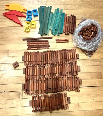 300 Pc Wood Lincoln Logs Roof Slates 1,2, and 3 Notch Logs Windows Doors - Image 1 of 4