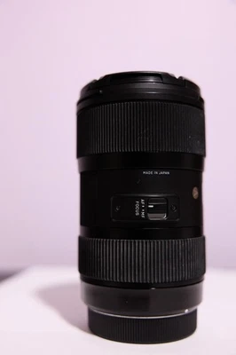 Lente artística Sigma 18–35 mm f/1,8 DC HSM - Montura Canon EF-S Foto 1 de 4