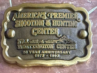 Hebilla de cinturón de latón NRA Whittington Center 20 aniversario Foto 1 de 3