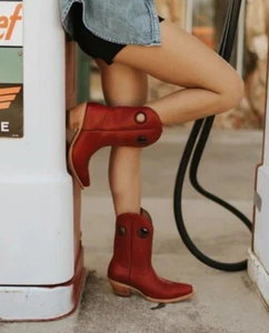 NEW Women's Handmade Black Star 269755 Red Western/Fashion Boot NWT 8.5B - Picture 1 of 11