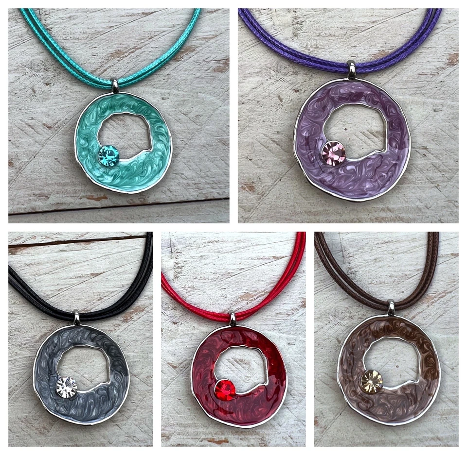 Modekette Halskette, grosser runder Anhänger, beschichtet, Strass Stein,Farbwahl - Bild 1 von 1