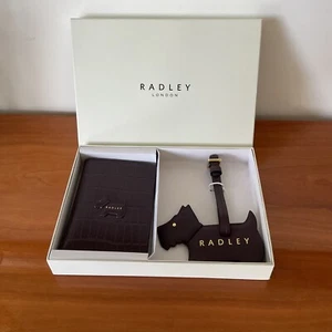 RADLEY PASSPORT HOLDER AND LUGGAGE TAG BROWN - Picture 1 of 1