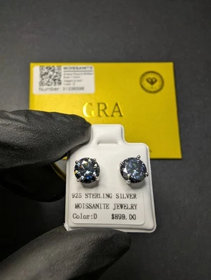 固体 925 银 GRA 认证 7 毫米蓝色钢莫桑石单颗耳钉 — 第 1/3 张图片