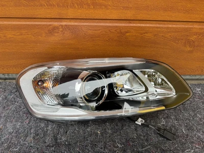 Frontscheinwerfer Volvo Xc60 I 31698809 Xenon Rechts Scheinwerfer Headlight - Bild 1 von 4