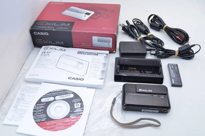 CASIO EXILIM EX-V7 black w/box 7.2 MP Compact Digital Camera English language - Image 1 of 4