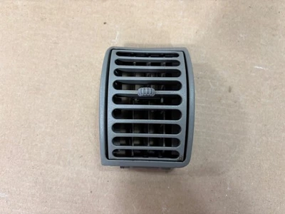 Серый ободок вентиляционных отверстий для приборной панели грузовика 95–99 Chevy GMC C/K 1500 2500 LH 15959801 - Изображение 1 из 4