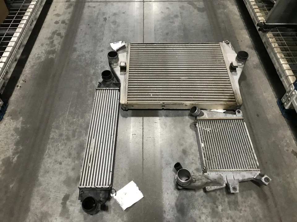 Intercooler Volkswagen Beetle 1999-2005 126 k OEM Foto 1 de 3