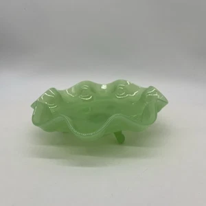 VINTAGE Fenton JADEITE JADITE Green Glass Three Footed, Ruffled Edge Bowl, Dish - Picture 1 of 5