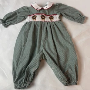Einteiler Strampler grün weiß Gingham gesmokt Bären Kränze Weihnachten 12-18 Monate - Bild 1 von 5