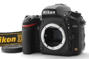 9,730 shots!! [N.MINT W/Strap] Nikon D750 24.3 MP Digital SLR Camera Black JAPAN - Picture 1 of 10