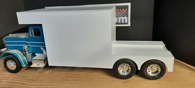 ToterHome body Semi  dual axle  1:25 scale model kit  Diorama Assembly required - Image 1 of 4