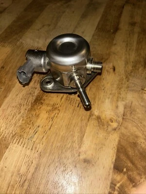 Hyundai Santa Fe Sport 2016 2,4 bomba de combustible de alta presión OEM Foto 1 de 4