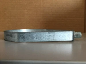 Kiste mit 25 HD Schlaufenaufhängern, Größe 4 in Erico Caddy 1150400EG - Bild 1 von 3