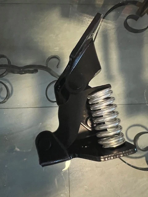 RH Lower Door Hinge For 68-79 Chevrolet Nova, Camaro, Pontiac Firebird - Image 1 of 1