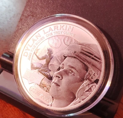 DYLAN LARKIN ONE TROY OZ SILVER COIN SER# /5000 UPPER DECK HOCKEY GRANDEUR - Image 1 of 2