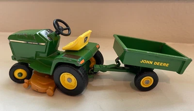 Trator de jardim vintage 1/16 ERTL John Deere gramado com carrinho, cortador MARROM - raro! - Imagem 1 de 4