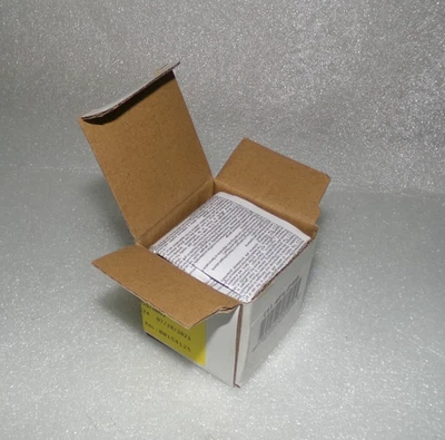 Grainger 4FLZ4 4FLZ4B Commercial Pressure Gauge 0-15PSI 1.5" Dial 1/8" MNPT NEW - Image 1 of 4