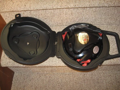 NUEVO Robot Automático de Limpieza de Parrilla Grillbot Cepillos de Nylon CARGADOR Y ESTUCHE RÍGIDO Foto 1 de 4