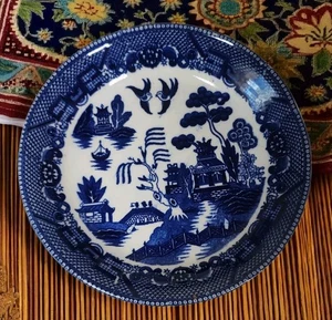 Blau und weiß flache Schüssel Hergestellt in Japan 7 3/4" x 1 1/2" - Bild 1 von 4