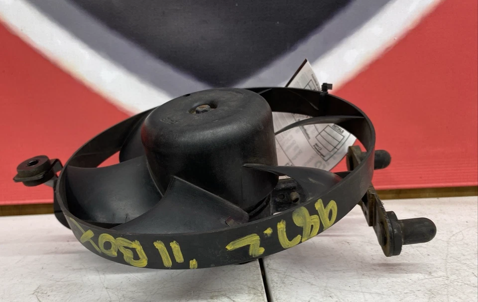 Ventilador de refrigeración de bahía de motor Porsche Boxster 987,2 2011 98762405001 Foto 1 de 4