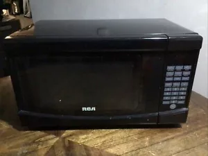 RCA Countertop Microwave 10 in x 18 in 0.7 cu ft 700 Watts Black Digital - Picture 1 of 9