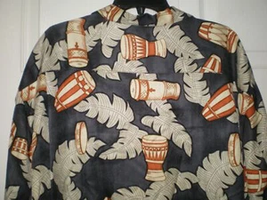 BONITA Camisa Tommy Bahama Seda Hawaiana Tiki Músico Tambor Bongo Amante de la Música XL - Imagen 1 de 4