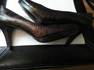 Anne Klein Espresso Brown Moc Croc Pumps Size 7.5M - Image 1 of 4