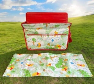 Estuche de mano vintage Sears Winnie-The-Pooh rojo y multicolor con caja nuevo en stock - Imagen 1 de 22